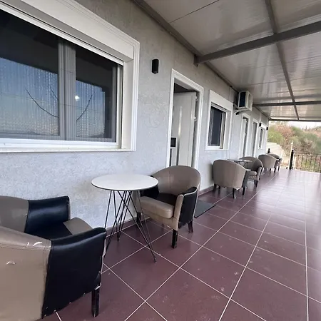 I Pari Hotel 3*