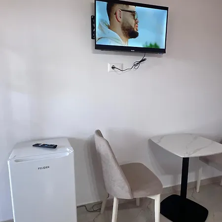 I Pari ホテル Shkodër